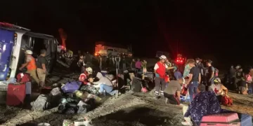 Accidente en Matehuala: autobús volcó, hay dos muertos y 17 heridos