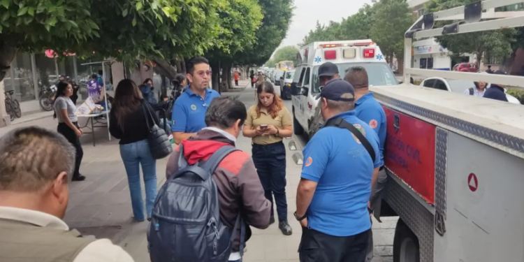 Fuego en vehículo eléctrico dentro del edificio EME obliga a desalojar