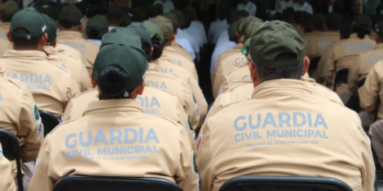 Investigan a dos elementos de la policía de Soledad por conducta indebida