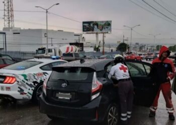 Conductor sufre infarto y choca en Circuito Potosí