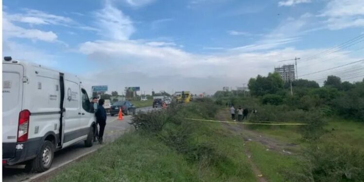 Motociclista falleció en la 57 al impactarse contra barra de contención