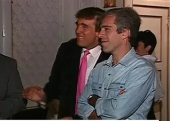 Jeffrey tenía información contra Trump y no se suicidó, asegura hermano de Epstein