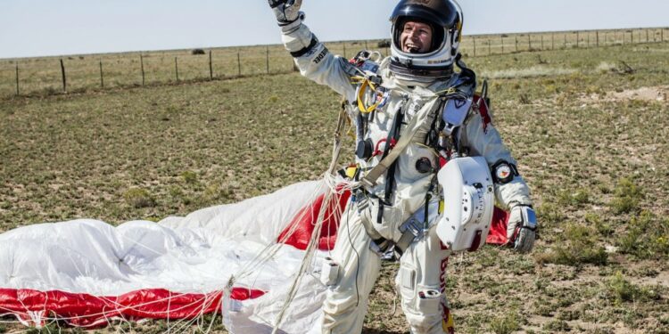 Fallece Félix Baumgartner, el hombre que saltó desde la estratosfera, en accidente de parapente