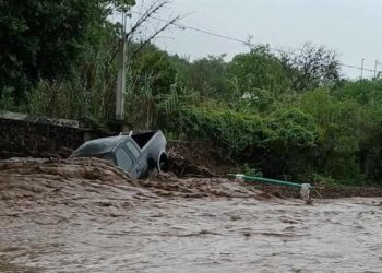VIDEO | El río Valles se desborda y comunidades quedan incomunicadas, denuncia una diputada