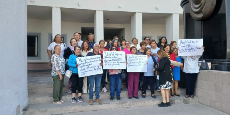 Pago del aumento salarial 2024 es exigido por jubilados y pensionados del PJE