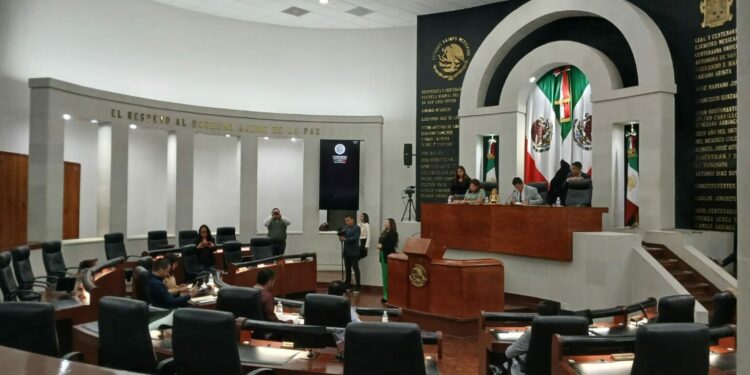 Con 40 minutos de demora comenzó la sesión de la Diputación Permanente del Congreso