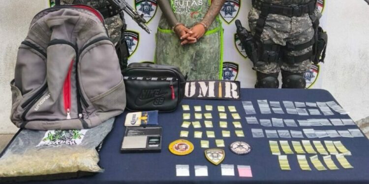 Detienen a presunto narcomenudista en Abastos