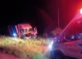 Accidente frontal entre tráiler y vehículo compacto en la carretera 80, en Villa de Arriaga