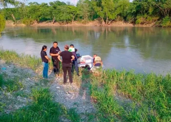 Localizan cuerpo sin vida en el río Valles, detrás de instalaciones de la Fiscalía