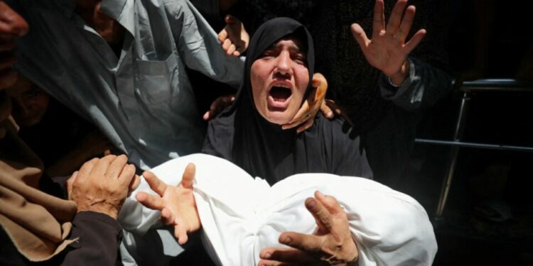 Otra masacre de Israel contra civiles que esperaban comida en Gaza en el Hospital Shifa