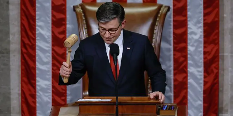 6 claves pare entender la polémica megaley con la que Trump quiere avanzar su agenda en EE.UU.