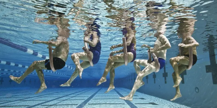 Cuán higiénicas son realmente las piscinas públicas (y lo que quizás no sabías sobre el olor a cloro)