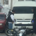Camioneta impacta a motociclista en Avenida San Pedro; no hay lesionados