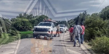Motociclista resulta lesionado tras choque frontal con camioneta de la CFE en Mexquitic