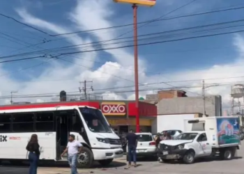 Choque múltiple en Valle de Cactus deja cuantiosos daños materiales