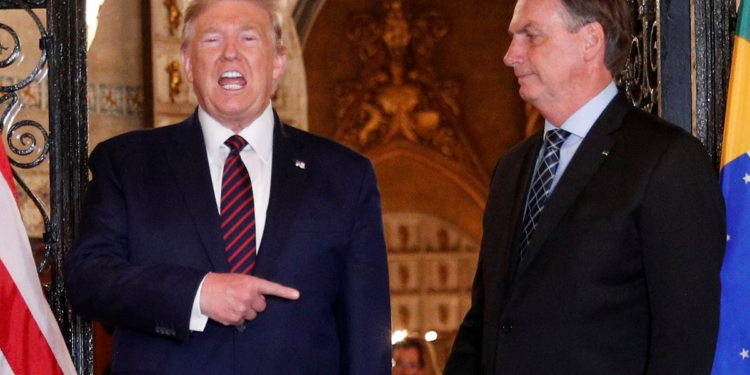 Trump anuncia arancel del 50% a Brasil en represalia por juicio a Bolsonaro