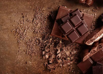 Chocolate Bienestar vs. chocolate comercial, ambos con tres sellos