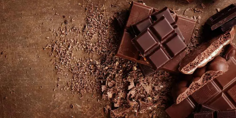 Chocolate Bienestar vs. chocolate comercial, ambos con tres sellos