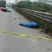 Motociclista muere tras chocar contra barra de contención en la Carretera 57