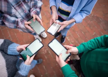 Los smartphones no son seguros para niños menores de 13 años según un estudio