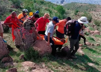 Rescatan a senderista deshidratado en la Sierra de San Miguelito
