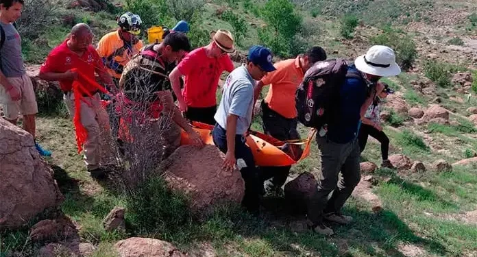 Rescatan a senderista deshidratado en la Sierra de San Miguelito