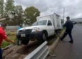 Por condiciones húmedas del asfalto camioneta pierde el control en el Circuito Potosí