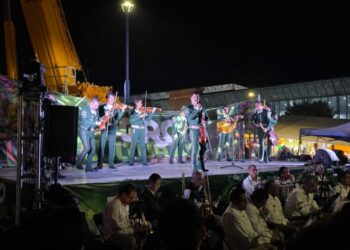 VIDEO | Homenaje a Juan Gabriel en la FENAPO