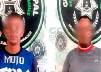 Por cobranza ilegítima detienen a 2 hombres en la Col. Villa Jardín