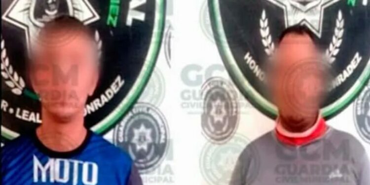 Por cobranza ilegítima detienen a 2 hombres en la Col. Villa Jardín