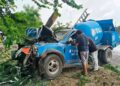 Pipa de gas se estrella contra un árbol en Cd. Valles