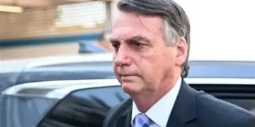 Ordenan arresto domiciliario para Bolsonaro, expresidente de Brasil