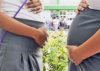 VIDEO | Desde los hogares y escuelas se debe prevenir el embarazo adolescente
