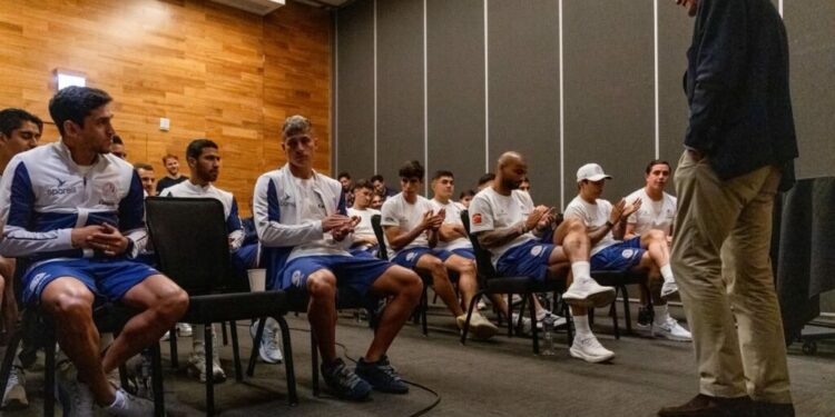 Jorge Valdano motivó a los jugadores del Atlético