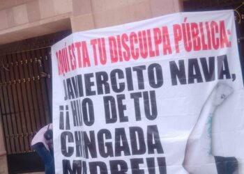Colocan manta en contra de Xavier Nava