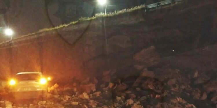 Necesario que se revise zona cercana a la Vía Alterna, tras deslave