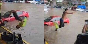 VIDEO | Arman competencia de clavados ante inundación en Mercado de Abastos de Guadalajara