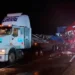 Dos muertos, deja choque entre tráileres