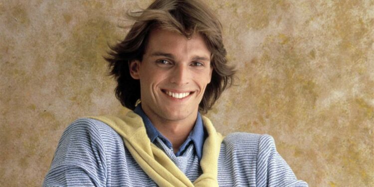 Miguel Bosé escribió “Pobre secretaria” en 1983; cuatro décadas después vuelve a ser tendencia