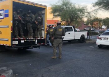VIDEO | Redadas regresan a Los Ángeles; agentes se esconden en camión de mudanzas