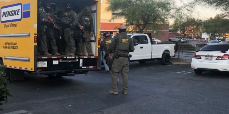 VIDEO | Redadas regresan a Los Ángeles; agentes se esconden en camión de mudanzas