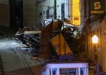 De hasta 14 nacionalidades, víctimas del descarrilamiento de funicular en Lisboa