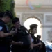 Adolescente de 14 años hiere a profesora y luego se autolesiona en colegio de Francia