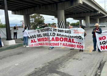 Protestan trabajadores del Tecnológico de SLP