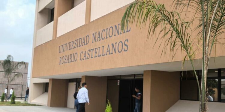 Trabajarán en posicionar a la Universidad Rosario Castellasnos
