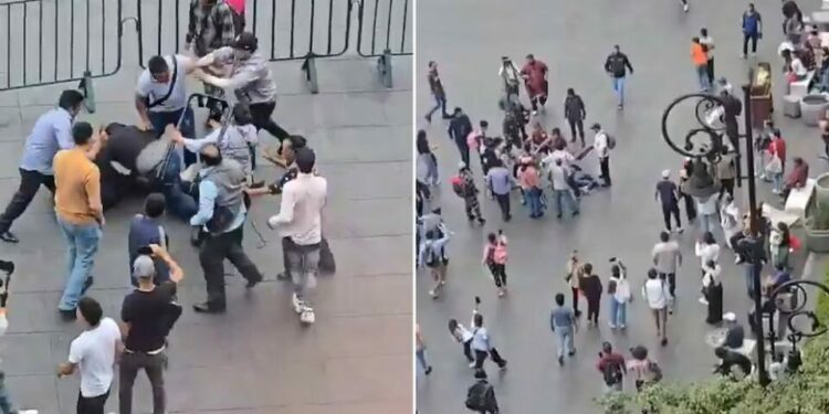 VIDEO | Ambulantes y empleados del gobierno de CDMX se enfrentaron a golpes en el Zócalo horas antes del Grito de Independencia