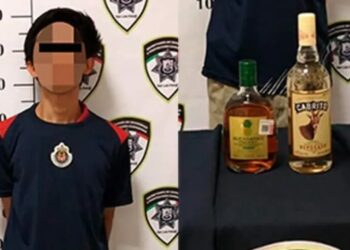 Atrapan a ladrón que robó licor de un OXXO