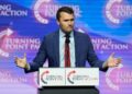 El comentarista Charlie Kirk recibe un disparo en una universidad de EE UU