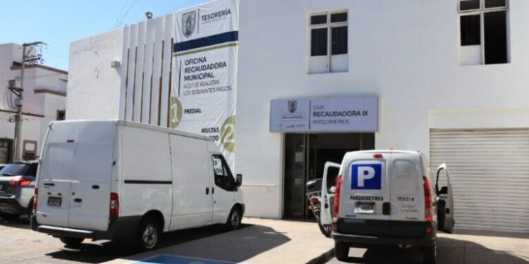 Ayuntamiento de SLP cobra comisión ilegal por pagos con tarjeta