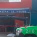 Fallece carnicero en negocio en Quintas; se desplomó en la banqueta y no pudieron reanimarlo
